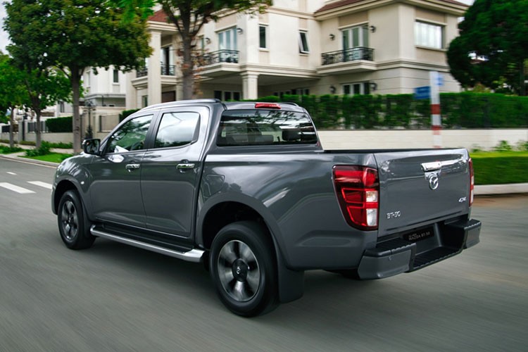 Mazda BT-50 tai Viet Nam 