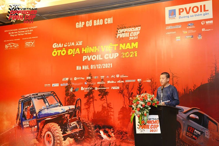 Khoi dong giai dua xe oto dia hinh Viet Nam PVOIL CUP 2021