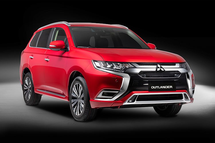 Can canh Mitsubishi Outlander 2022 moi, tu 825 trieu tai Viet Nam