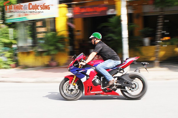 Honda CBR1000RR-R tien ty tai Viet Nam 