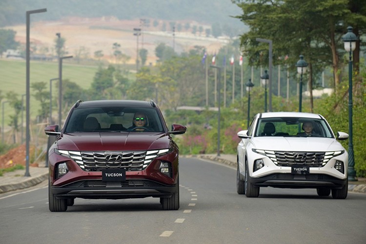 Mua Hyundai Tucson 2022 lien tay, chi ngay 120 trieu tien 