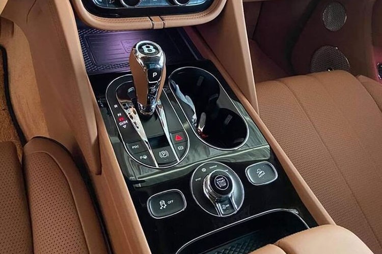 Bentley Bentayga V8 First Edition hon 21 ty dong 