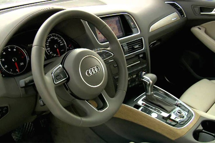 Audi Viet Nam trieu hoi hon 300 xe sang Q5 sua loi tui khi-Hinh-2