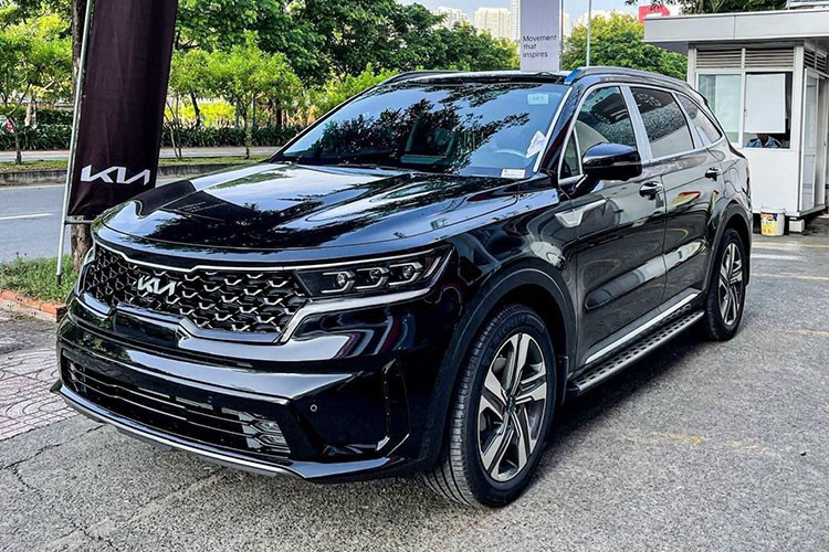 Can canh Kia Sorento 2023 tai Viet Nam, them logo moi ve dai ly-Hinh-2