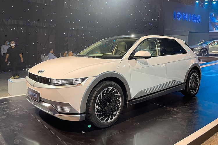 Hyundai Ioniq tiet kiem xang bat ngo bi 