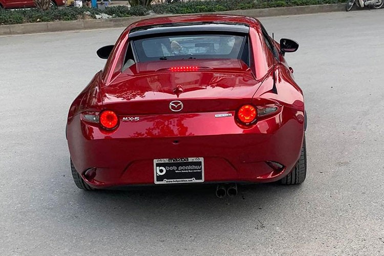 Can canh Mazda MX-5 RF 2022 doc nhat Viet Nam 