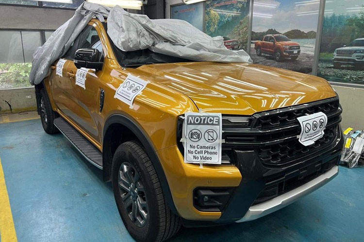 Ford Ranger Wildtrack 2022 sap ban tai Viet Nam 