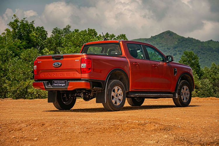 Ford Ranger 2023 bat ngo “chot gia” tu 659 trieu dong tai Viet Nam-Hinh-2