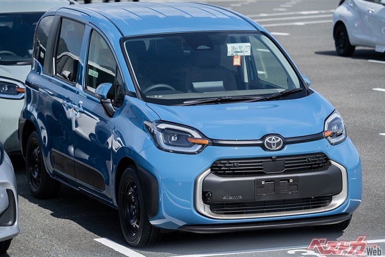 Toyota Sienta 2023 