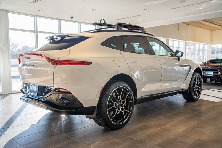 Aston Martin DBX 707 chua ve Viet Nam da tang gia them 1 ty dong-Hinh-3