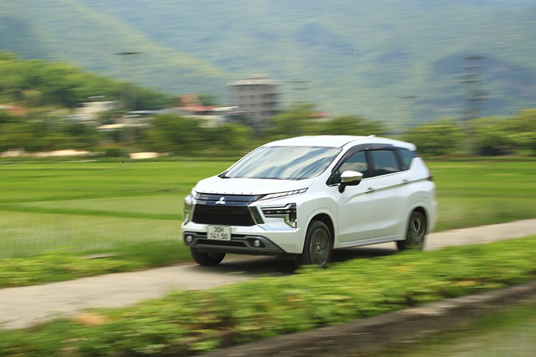 Top oto ban chay nhat Viet Nam - Mitsubishi Xpander vung ngoi 