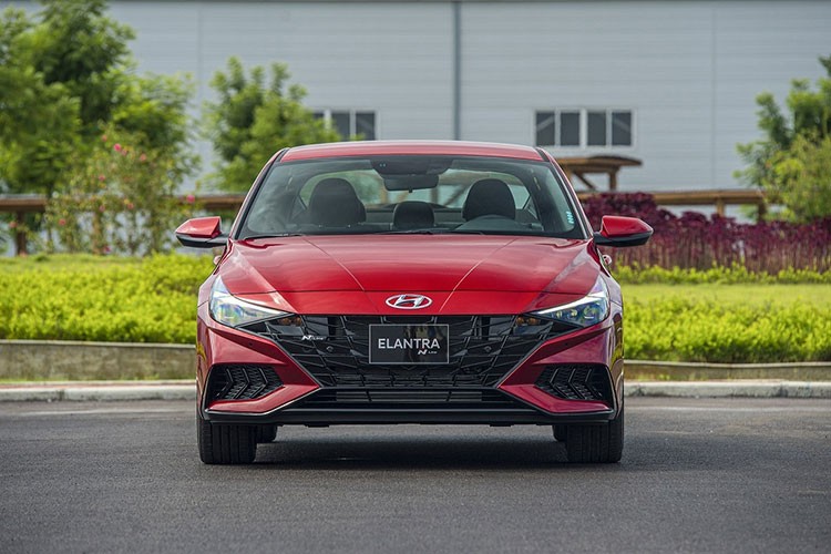 Can canh Hyundai Elantra 2023 tai Viet Nam, cao nhat 799 trieu dong-Hinh-3