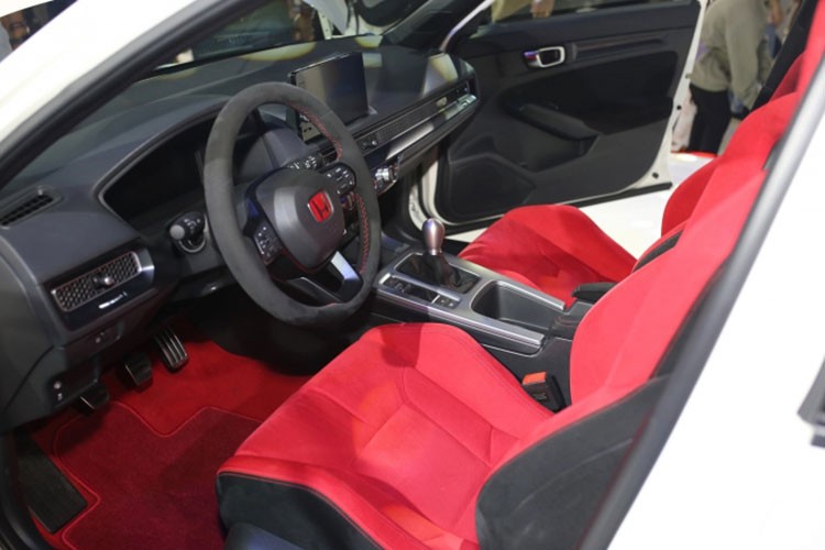 Civic Type R tiền tỷ - là điểm nhấn Honda Việt Nam tại VMS 2022 - Hình 10 Civic Type R tien ty - la diem nhan Honda Viet Nam tai VMS 2022-Hinh-10