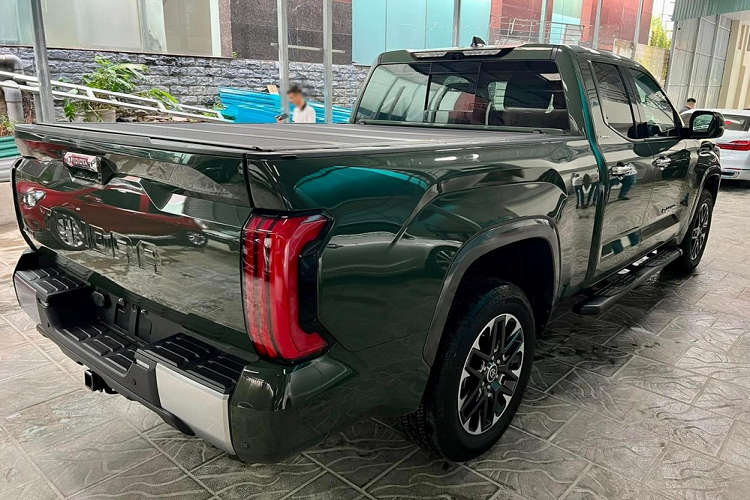 Can canh Toyota Tundra 2022 hon 4,5 ty trung 