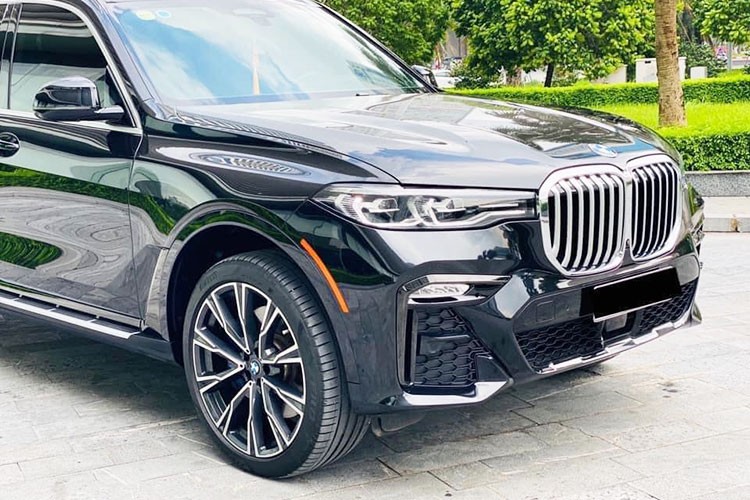 BMW X7 chinh hang chay 2 nam, dai gia Ha Noi 