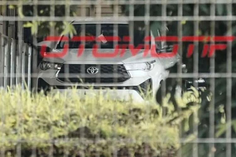 Toyota Innova 2023 tu hon 600 trieu dong bat ngo lo dien khong che