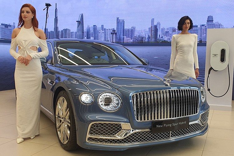 Can canh Bentley Flying Spur Hybrid 2023 hon 16 ty tai Viet Nam-Hinh-11