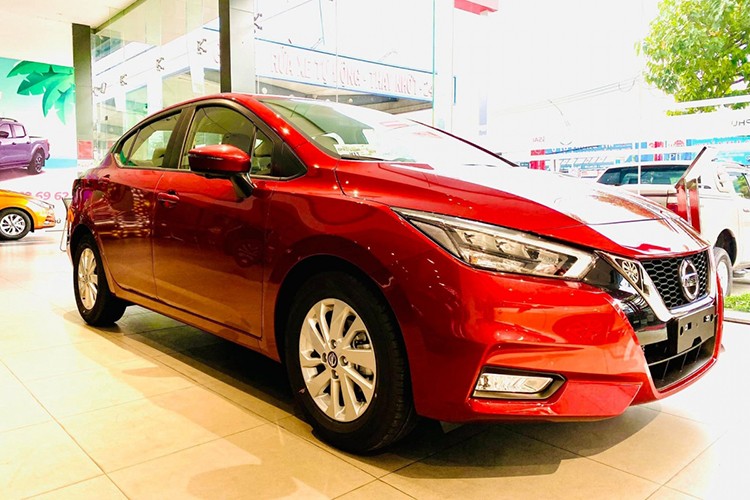 Cuoi nam, Nissan Almera giam gia gan toi 40 trieu dong tai dai ly