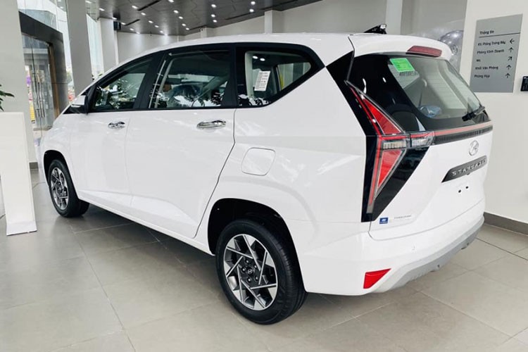 Xe MPV Hyundai Stargazer 2022 dang giam gia manh tay toi 50 trieu-Hinh-4