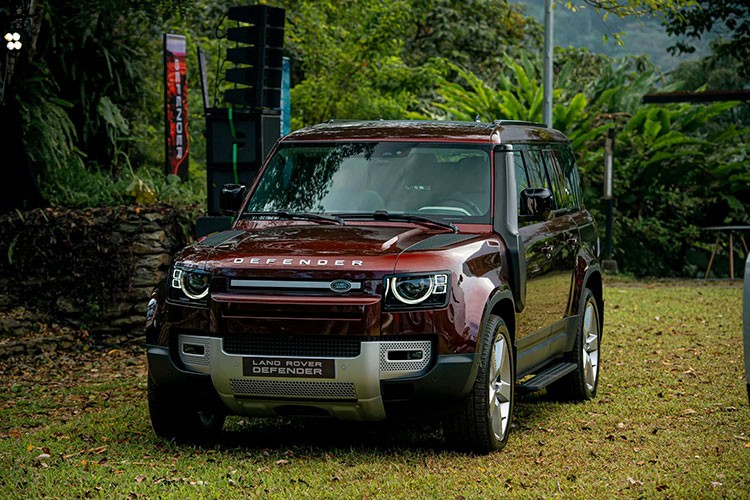 Can canh Land Rover Defender 130 tai Viet Nam, cao nhat hon 7,9 ty