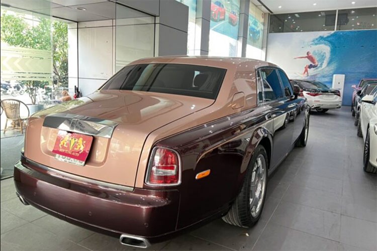 Ngan hang giam den 11 ty dong cho Rolls-Royce Phantom Lua thieng-Hinh-2