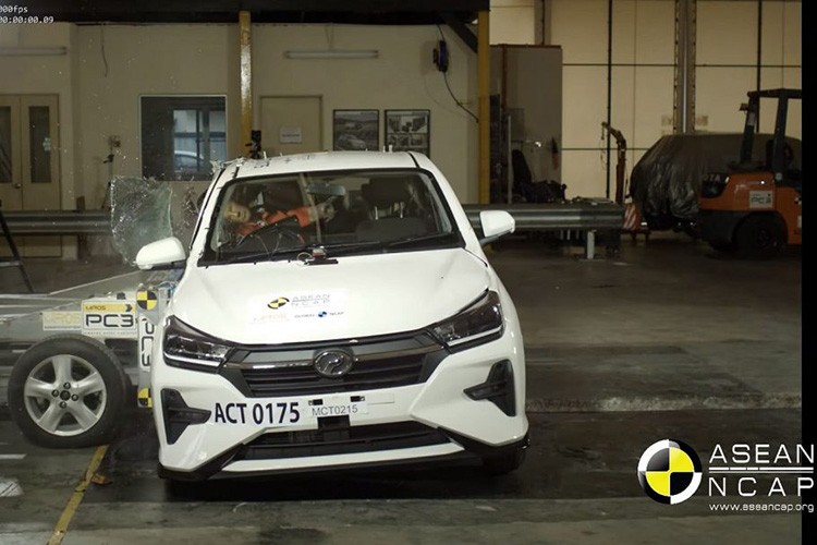 Toyota gian lan kiem tra an toan cho xe Vios va Wigo the he moi