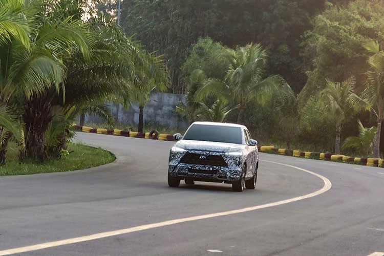 Mitsubishi XFC ban thuong mai bi 