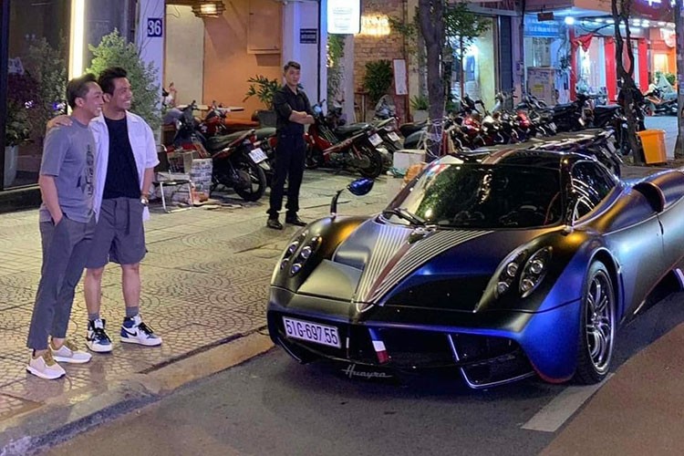 Minh Nhựa cưỡi Pagani Huayra hơn 80 tỷ hội ngộ cùng Cường Đô la - Hình 3 Minh Nhua cuoi Pagani Huayra hon 80 ty hoi ngo cung Cuong Do la-Hinh-3