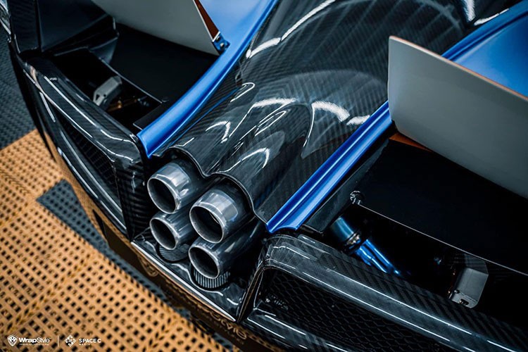 Minh Nhựa cưỡi Pagani Huayra hơn 80 tỷ hội ngộ cùng Cường Đô la - Hình 9 Minh Nhua cuoi Pagani Huayra hon 80 ty hoi ngo cung Cuong Do la-Hinh-9
