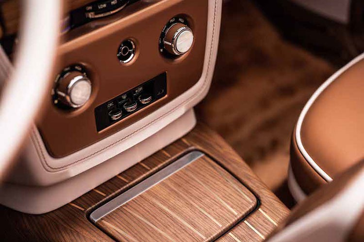 Xe VIP cua Rolls-Royce Coachbuild 