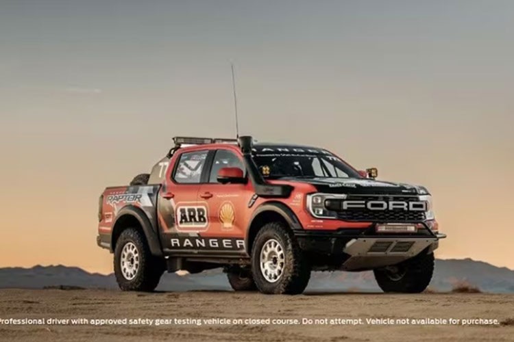 Sieu ban tai Ford Ranger Raptor truoc them Finke Desert Race 2023