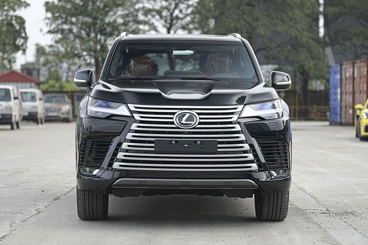 Lexus LX600 hon 8,5 ty - 