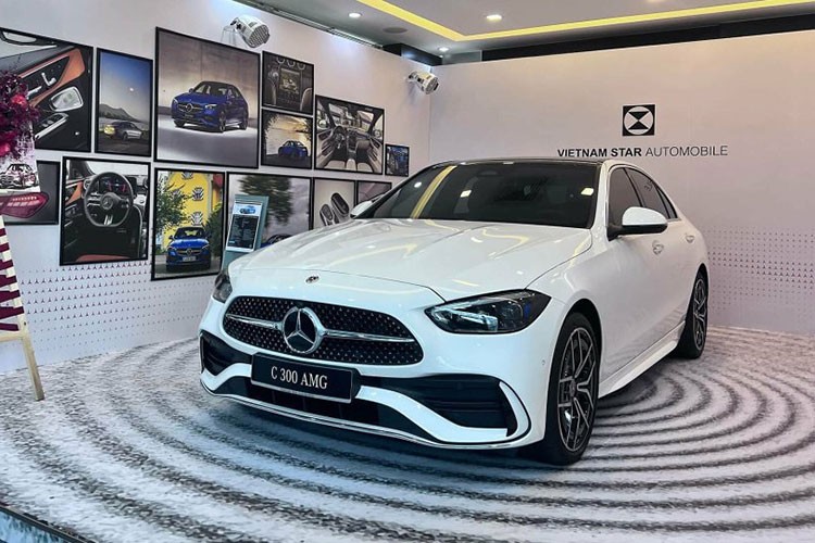 Mercedes-Benz giam gia nhieu mau xe sang, cao nhat hon 500 trieu dong