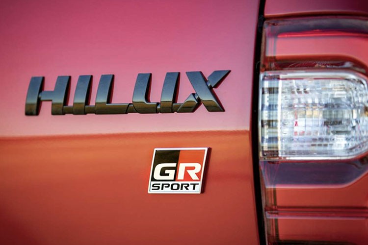 Toyota Hilux GR Sport 2024 co gi 