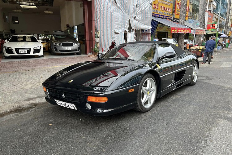 Ferrari F355 Spider - 