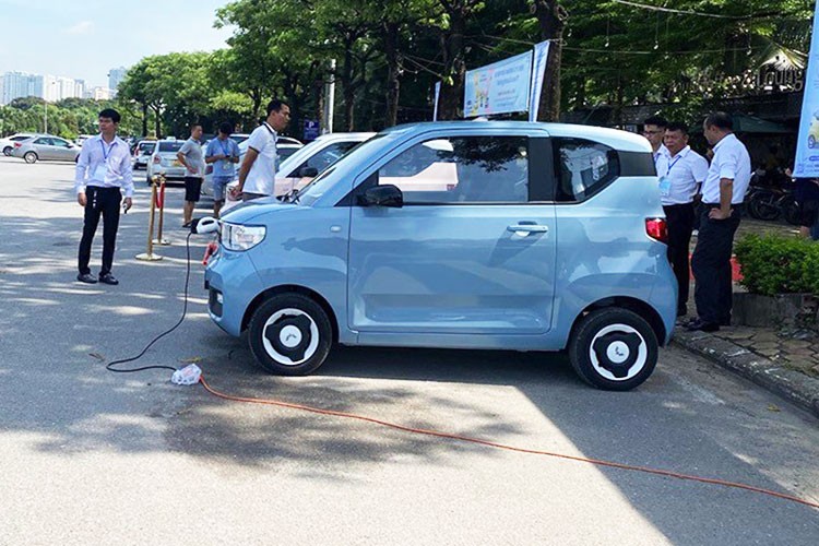 Wuling Hongguang MiniEv gan 300 trieu... khach Viet 