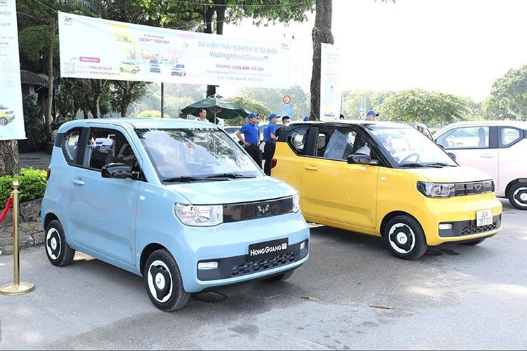 Wuling Hongguang MiniEv gan 300 trieu... khach Viet 