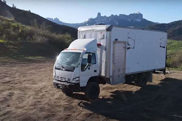 Isuzu 4WD Box Truck Camper - chiec 