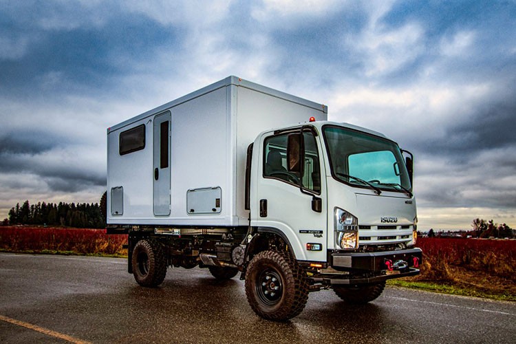 Isuzu 4WD Box Truck Camper - chiec 