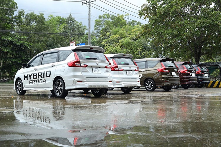 Xe MPV Suzuki Hybrid Ertiga chay dich vu co du sinh loi?-Hinh-2