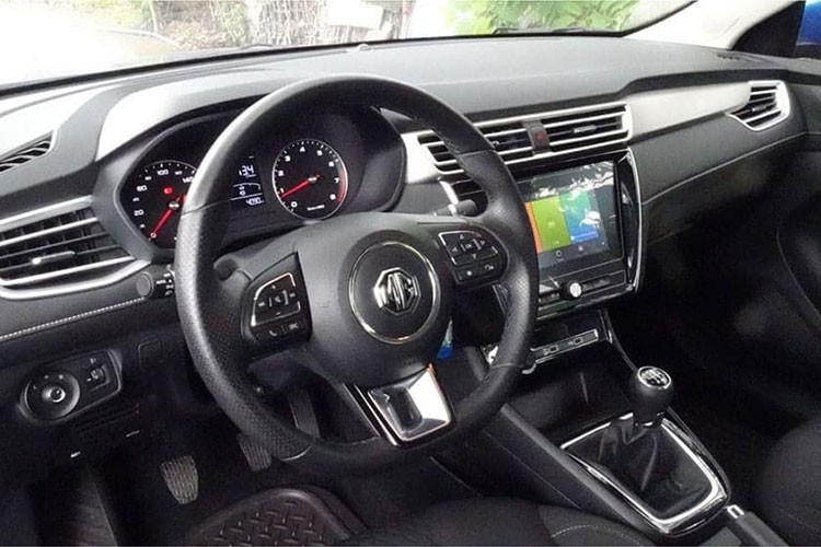 Cận cảnh MG5 MT chỉ 399 triệu tại Việt Nam, rẻ hơn Hyundai Grand i10 - Hình 8 Can canh MG5 MT chi 399 trieu tai Viet Nam, re hon Hyundai Grand i10-Hinh-8