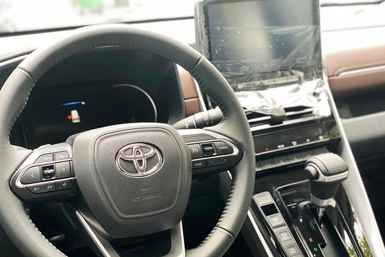 Toyota Innova Cross vua ra mat Viet Nam da “doi gia” toi 50 trieu dong-Hinh-2