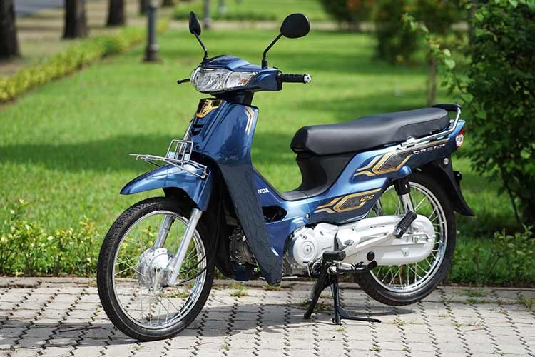 Cận cảnh Honda Dream 2024 hơn 60 triệu đầu tiên về Việt Nam - Hình 10 Can canh Honda Dream 2024 hon 60 trieu dau tien ve Viet Nam-Hinh-10