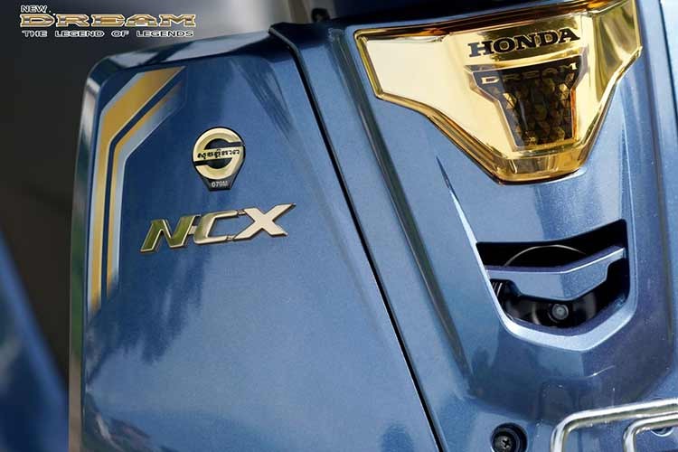 Cận cảnh Honda Dream 2024 hơn 60 triệu đầu tiên về Việt Nam - Hình 4 Can canh Honda Dream 2024 hon 60 trieu dau tien ve Viet Nam-Hinh-4