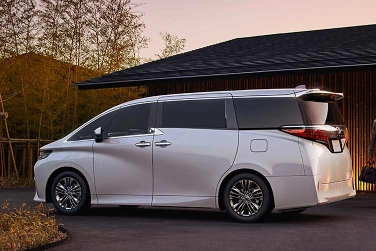 Toyota Alphard hoan toan moi 