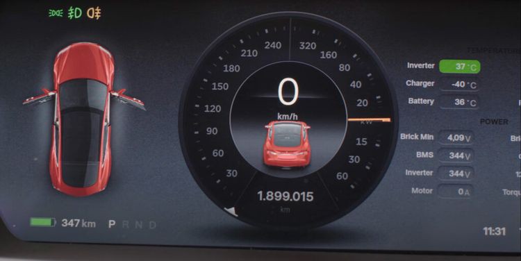 Tesla Model S chay gan 2 trieu km, thay 13 dong co va 3 cum pin-Hinh-4