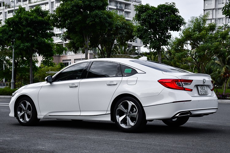 Gia xe Honda Accord cham day voi muc giam ky luc 220 trieu dong-Hinh-2