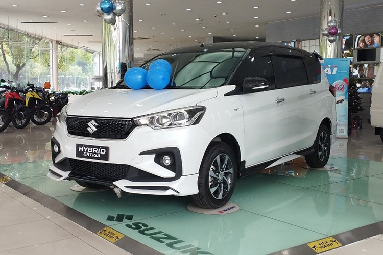 Suzuki Ertiga Hybrid tai Viet Nam lan dau ve moc 478 trieu dong