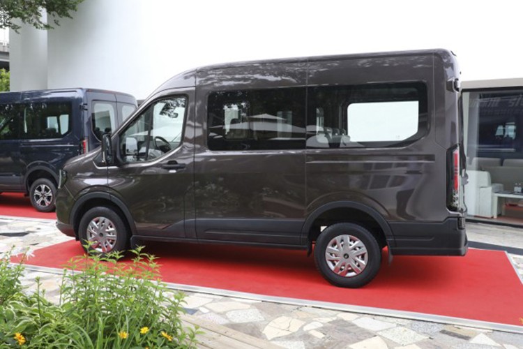 Ford Transit 2024 ve Viet Nam, 