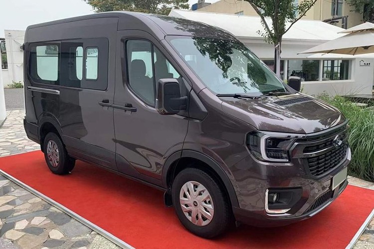 Ford Transit 2024 ve Viet Nam, 